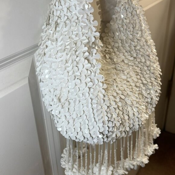 Viral Beaded Bag Made in India White Floral NWT - Picture 4 of 6